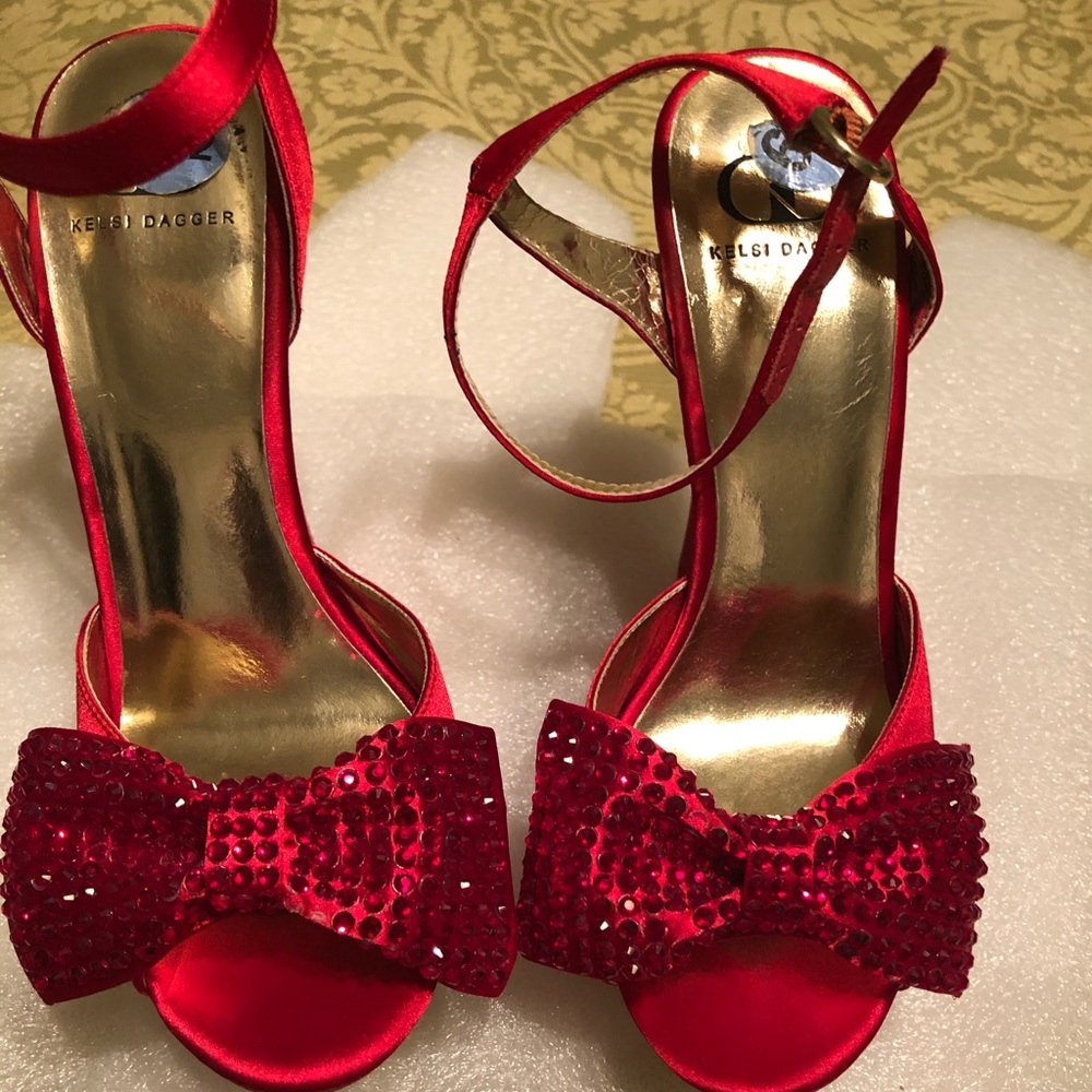 Kelsi Dagger Sexy red wedges.